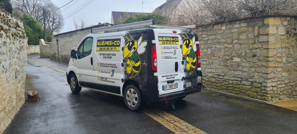 Camion Guêpes & Co - Destruction de nids de guêpes et frelons sur site industriel